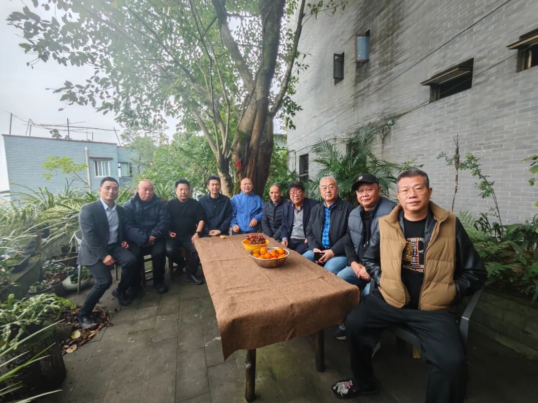 情系编撰暖人心 薪火传文脉铸精品——李永飞陪同慰问《重庆黄氏概览》编撰团队